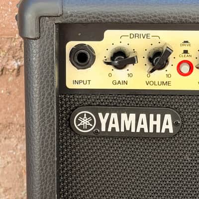 Yamaha GA-15 15-Watt Guitar Practice Amplifier (Gold Face) – Used (Good Condition) image 2