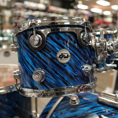 Pre-Owned DW Collector's Series 4-Piece Maple Shell Pack 10/12/16/22 (Twisted Blue Oyster) image 4