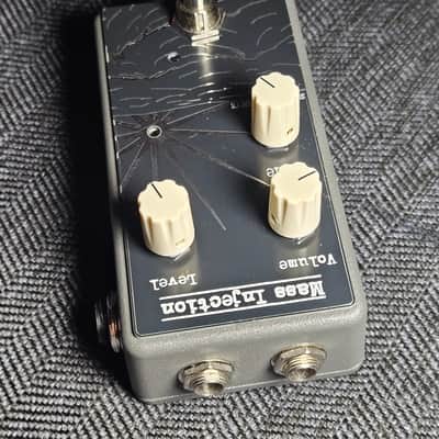 Sentenced To Deaf FX - Mass Injection Wavefolding Fuzz 2025 - Textured Gray image 2