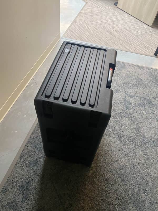 SKB 1SKB-R6U 6U-Space Molded Rack Case 2010s - Black image 1