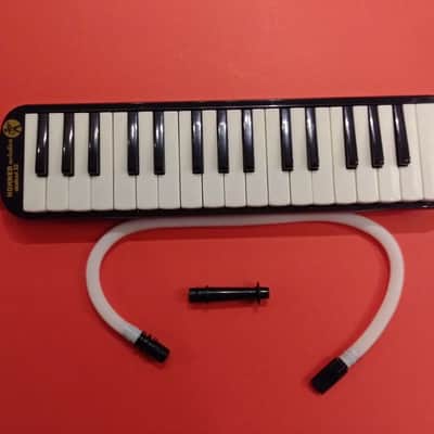 New Hohner Melodica Student 32. With Case image 1