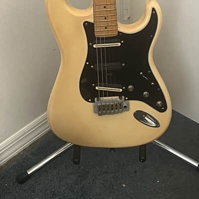 Fender Contemporary Series Stratocaster SSS 1986 - Modded image 2