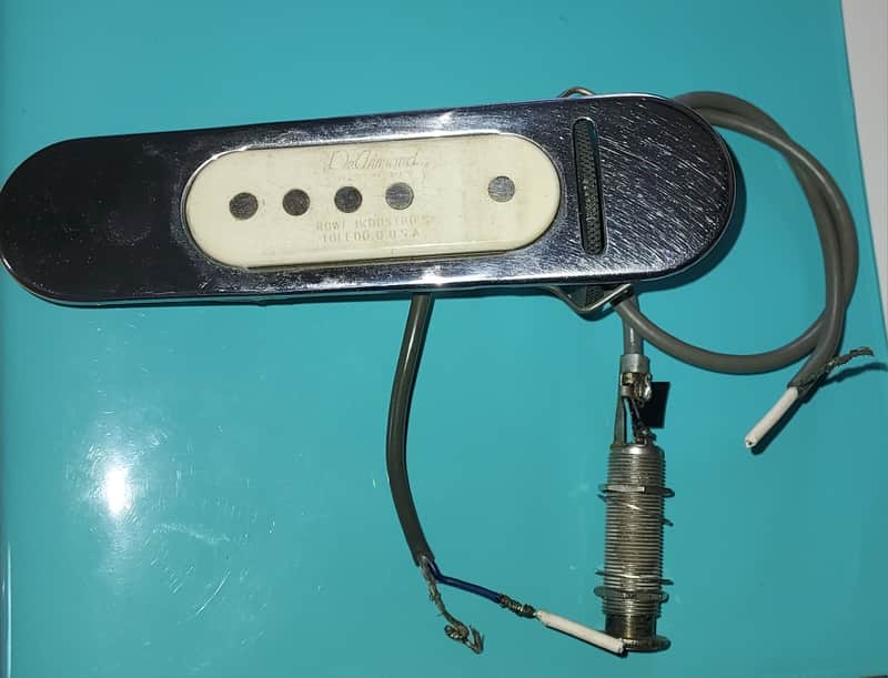 DeArmond Rch B Flat top round hole microphone pickup 1958-1960 - Chrome image 1