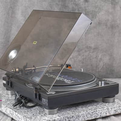 Technics SL-1200MK4 Black direct drive turntable in Very Good Condition image 3