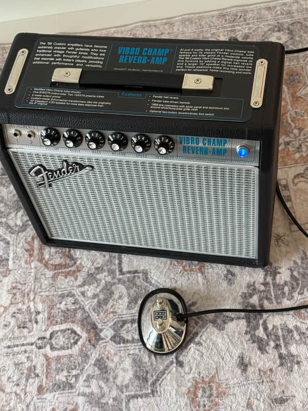 Fender '68 Custom Pro Vibro Champ Reverb 5-Watt 1x10" Guitar Combo