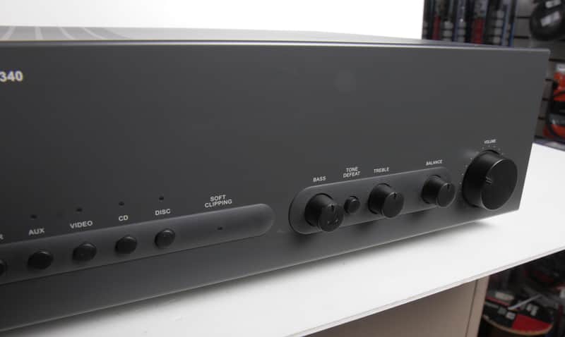 Ampli Stéréo Intégré NAD C-340 - Un Canal HS, L'autre Fonctionne - Pour Pièces Ou Réparation