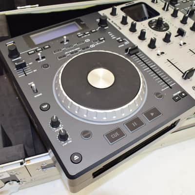 Numark MIXDECK Dual DJ Controller + CD/MP3/USB/iPod Player w/ Built-In Mixer Includes Road Case image 4