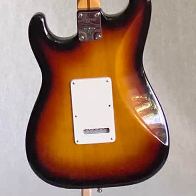 Fernandes Strat early 2000"s - sunburst image 3