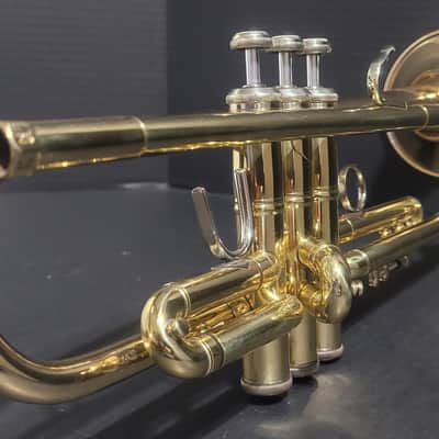 Bach Stradivarius 43G Bell Trumpet, 2 Mouthpieces &2 handle hardwood case. - Clear Lacquer image 15