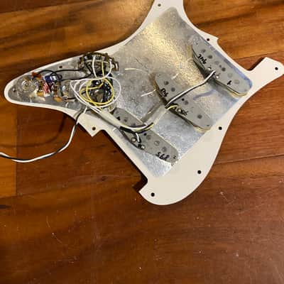 Fender Vintera '60s Stratocaster Pickup Assembly Grey Bottoms Tortoise Shell image 4