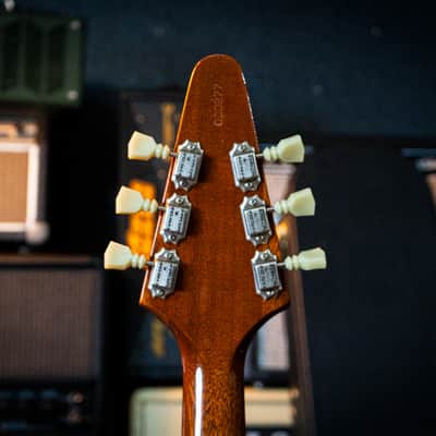 Gibson Custom Shop '67 Flying V w/ Vibrola 2000 – Natural – MINT – OHSC, COA & Case Candy image 7