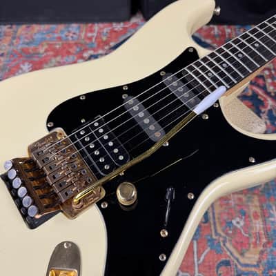 Fender Pro Feel Model STR-70 Super Strat HSS Ex Trem - 1988 image 9