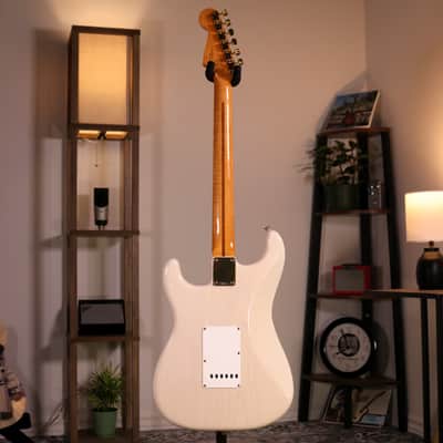 Fender Limited Edition Vintera III Late '50s Stratocaster - Maple Fingerboard, White Blonde image 9