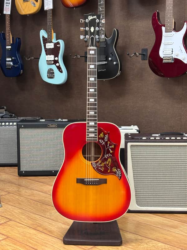 Gibson Hummingbird 1977 - Cherry Sunburst image 1