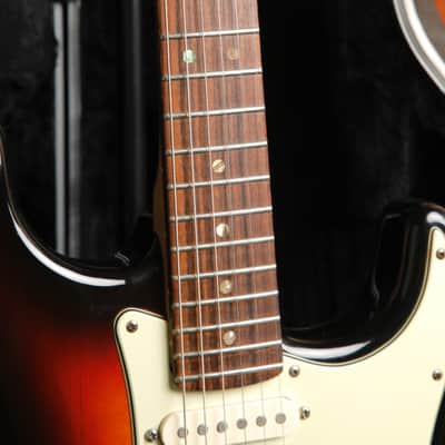 Fender American Deluxe Stratocaster 3-Colour Sunburst Electric Guitar 2006 Pre-Owned image 5