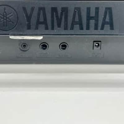Yamaha PSR-E273 61-Key Arranger Keyboard 2020 - Present - Black image 7