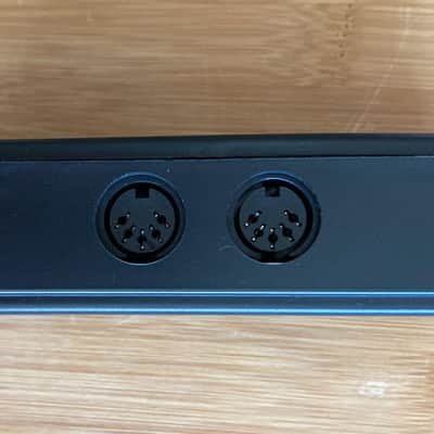 Miditech MIDI Thru 4 / Filter MIDI signal splitter / MIDI filter box image 4