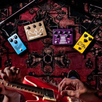 StewMac Ghost Drive Transparent Overdrive Pedal – Authentic Klon–Inspired Circuit – StewMac Professionally Built Overdrive Effects Pedal, NO ASSEMBLY REQUIRED! Gold image 7