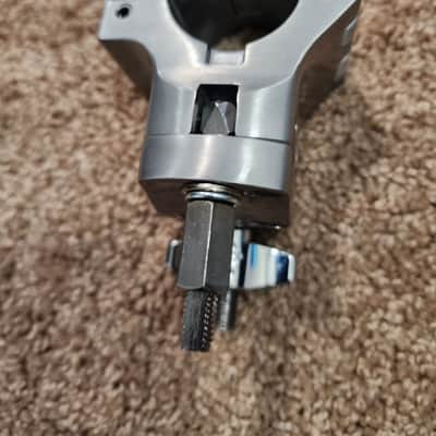 DW DWSMRKC15V 1.5" to V Drum Rack Clamp 2010s - Grey image 8
