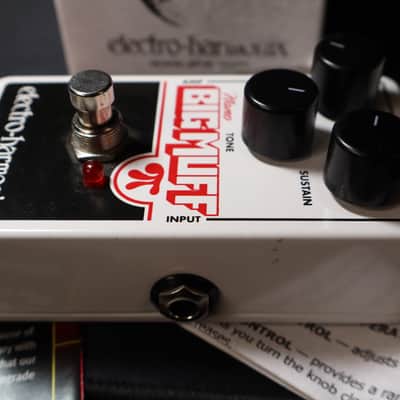 Electro-Harmonix Nano Big Muff Pi Distortion / Sustainer 2013 - Present - White / Black / Red image 5