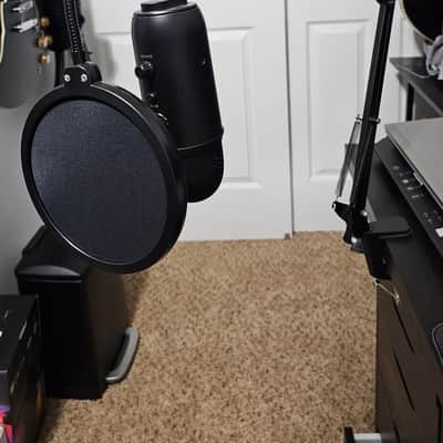 Microphone with free Sennheiser HD206 headphones +  InnoGear Mic stand image 21