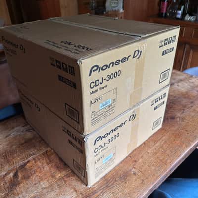 Pioneer CDJ-3000 (Pair) - Excellent condition, boxed image 13
