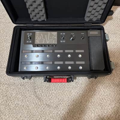 Line 6 Helix Floor with Gator Case with Wheels image 6