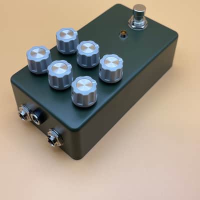 RCO Pedals MofeTa Preamp 2022 Army green with grey knobs image 2