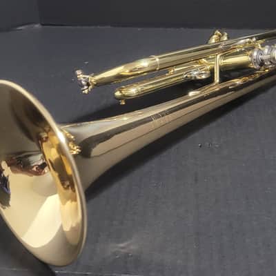 Bach Stradivarius 43G Bell Trumpet, 2 Mouthpieces &2 handle hardwood case. - Clear Lacquer image 13