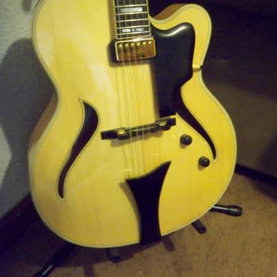 2002 Blonde Hofner Jazzica Custom 6 Lb Collectors Mint Condition image 2