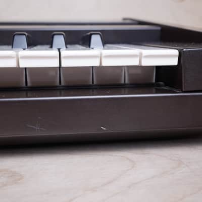 Yamaha DX7 Programmable Algorithm Synthesizer 1980s Brown Original Version Made in Japan MIJ image 4