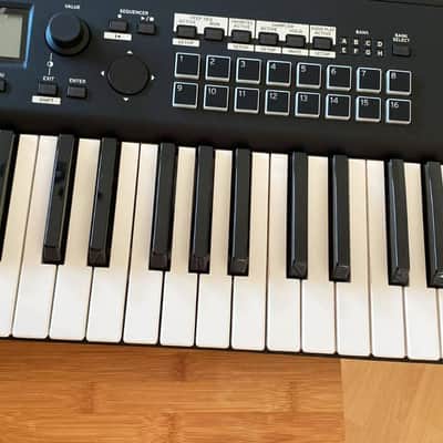 Korg Kross 61-key music workstation synthesizer Keyboard Synth Keytar image 6