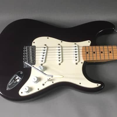 Vintage Custom Fender Solid Body Stratocaster Electric Guitar 1999 Purple 7.8 Lb Upgraded Tremolo HSC image 5