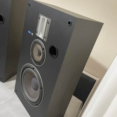 Rare Vintage Pioneer CS-05 3 Way Speakers (82) Japan Only W/ Ribbon Tweeters. Rare Vintage Pioneer CS-05 3 Way Speakers (82) Japan Only W/ Ribbon Tweeters. image 2