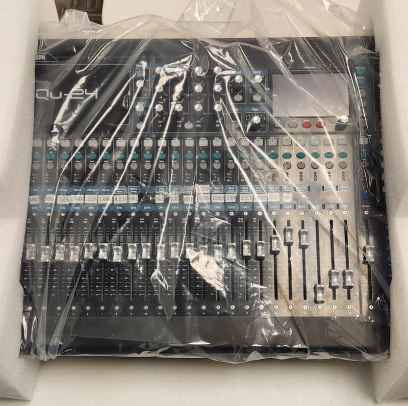 Allen & Heath QU-24C Chrome Edition 24-Channel Digital Mixer
