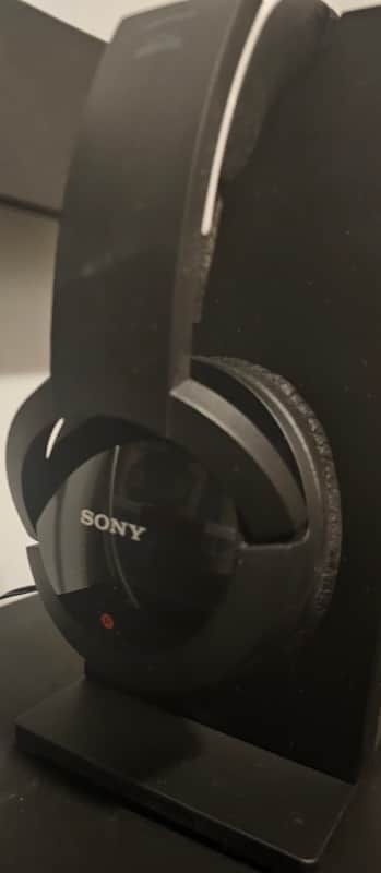 Sony MDR-RF985RK  Wireless Headphones 🎧🎧🎶🎶 in Original Packaging image 1