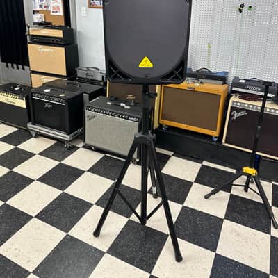 Behringer Eurolive B115D 1000-Watt 15