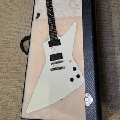 Gibson Guitar Of The Week #47 '84 Explorer Reissue 2007 - Alpine White - Hetfield Metallica! image 1