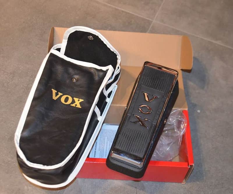 VOX V847-A Wah Wah * play that legendary '60/'70s vintage wah tone! Like new from our showroom * comes with the original black vinyl bag * list price=98€ * buy it for Beyers Best Price! image 1