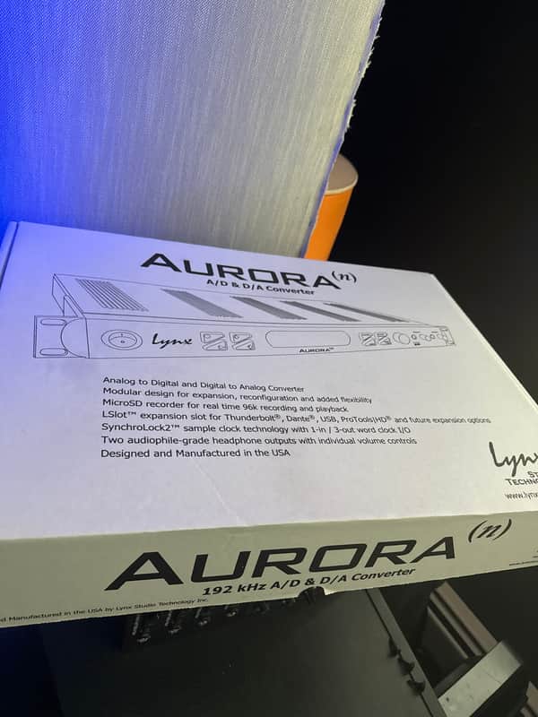 Lynx Aurora (n) 24-Channel AD/DA Converter with Thunderbolt Interface 2010s - Blue/Black image 1