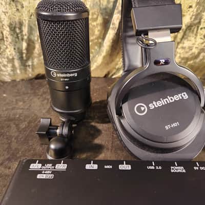 * Steinberg Steinberg UR22mkII Recording Pack with ST-M01 Condenser Mic & ST-H01 Studio Monitor Headphones * image 4