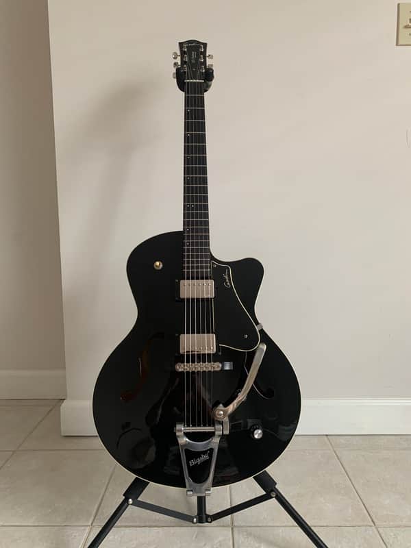 Godin 5th Avenue Uptown GT 2011 Black w/ Gator Hardshell Case image 1