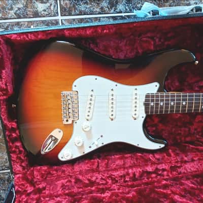 Fender American Original '60s Stratocaster with Rosewood Fretboard 2018 - 2022 - 3-Color Sunburst image 2