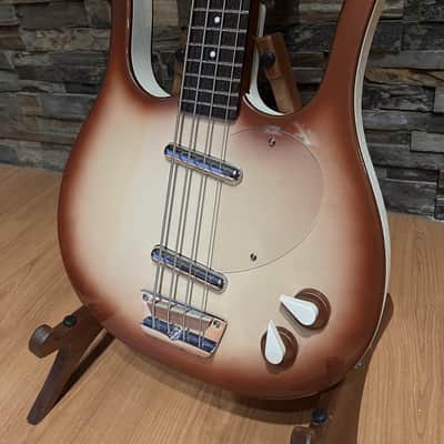 Danelectro Longhorn Bass - Copper Burst imagen 2