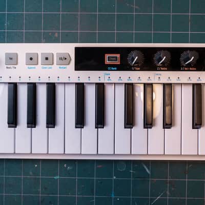 Arturia KeyStep 37 MIDI Controller v1 - White image 4