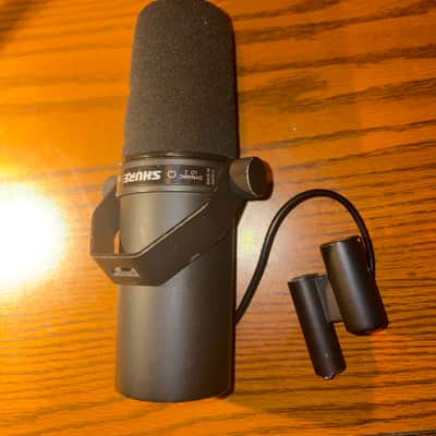 Shure SM7B Cardioid Dynamic Microphone - Present - Black image 3