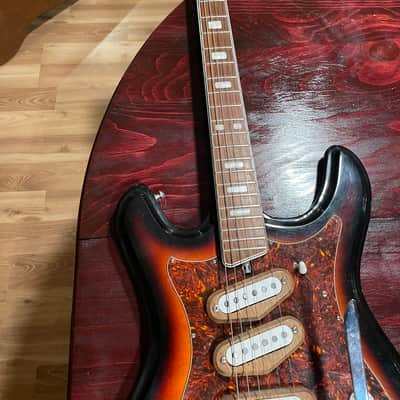 Vintage 1960s Teisco Silvertone Guitar 3 Pick Ups Guitar Mosrite Univox Shape Very Clean image 2
