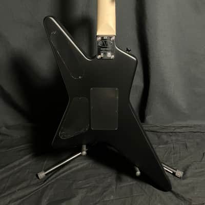 EVH Star Limited Edition Stealth Black with Black Hardware AND EVH Gigbag image 5