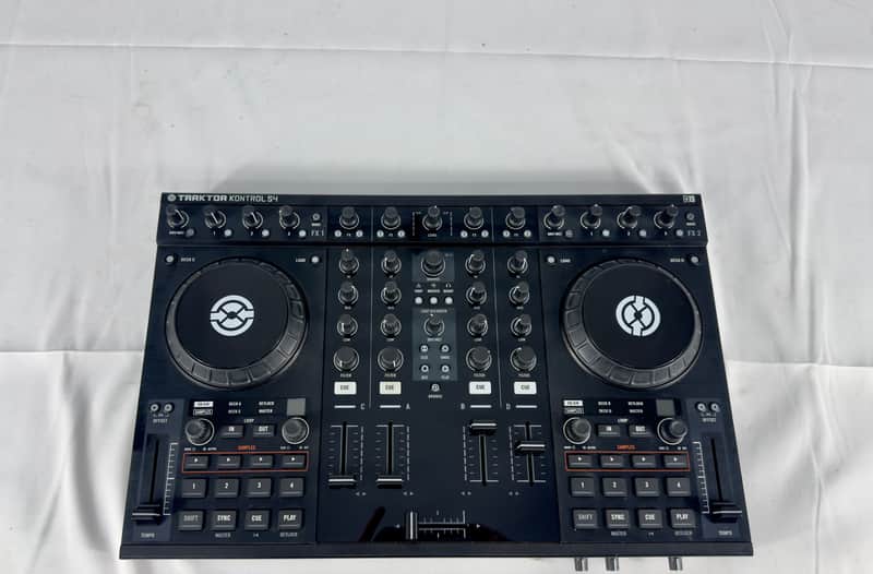 Native Instruments Kontrol S4 ( MK1 ) DJ Controller W/ Flight Case 2010s - Black image 1