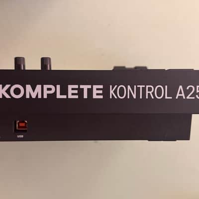 Native Instruments Komplete Kontrol A25 2018 - Present - Black image 2